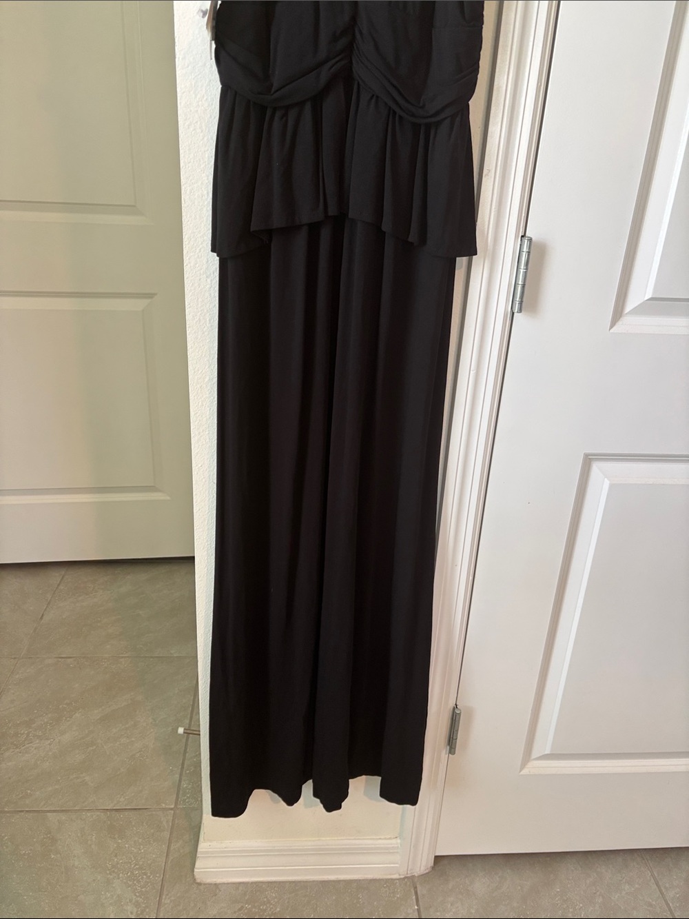 Sleek Black Sleeveless Maxi Dress with Peplum Detail - Picture 5 of 5